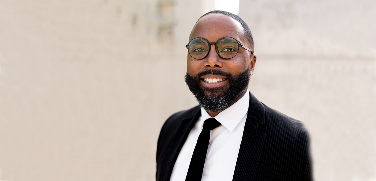 Portrait of Hakim Bellamy.