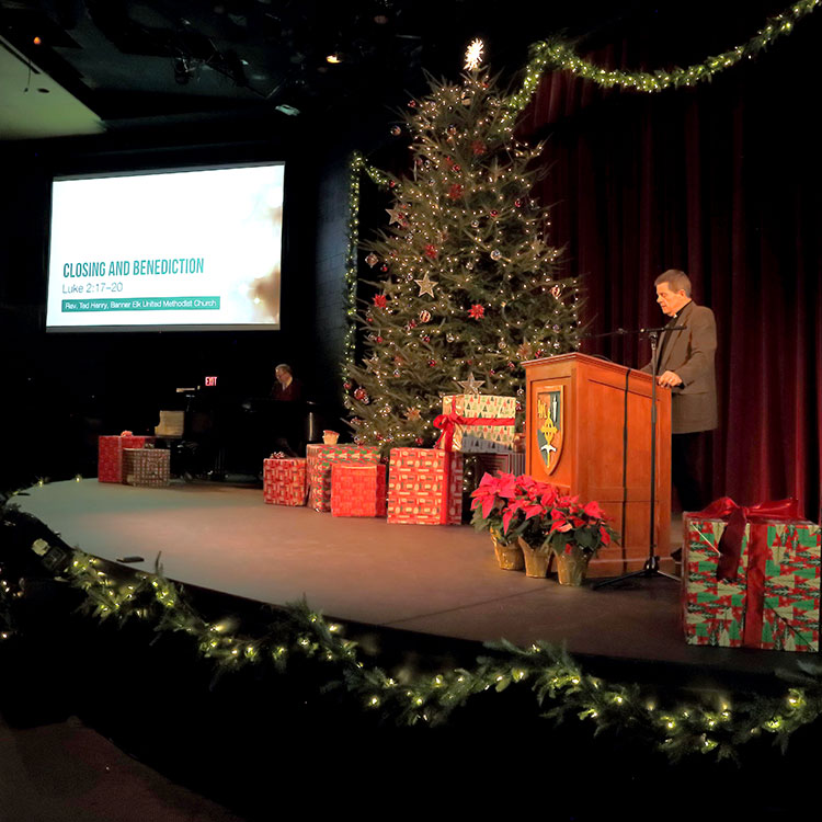 elk 2018 banner christmas McRae College  Elevated Your Lees Future